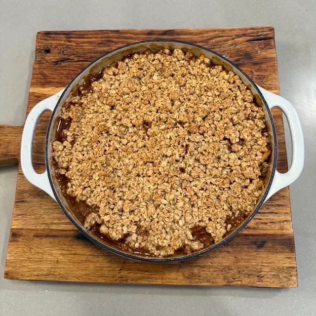 Caramel Apple Skillet Crisp